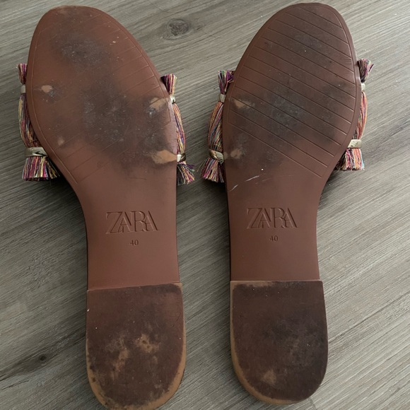 Zara Flats - Picture 2 of 2